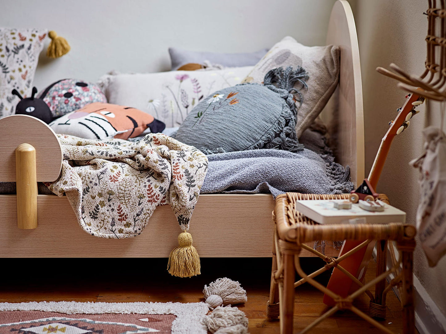 Filipa Throw