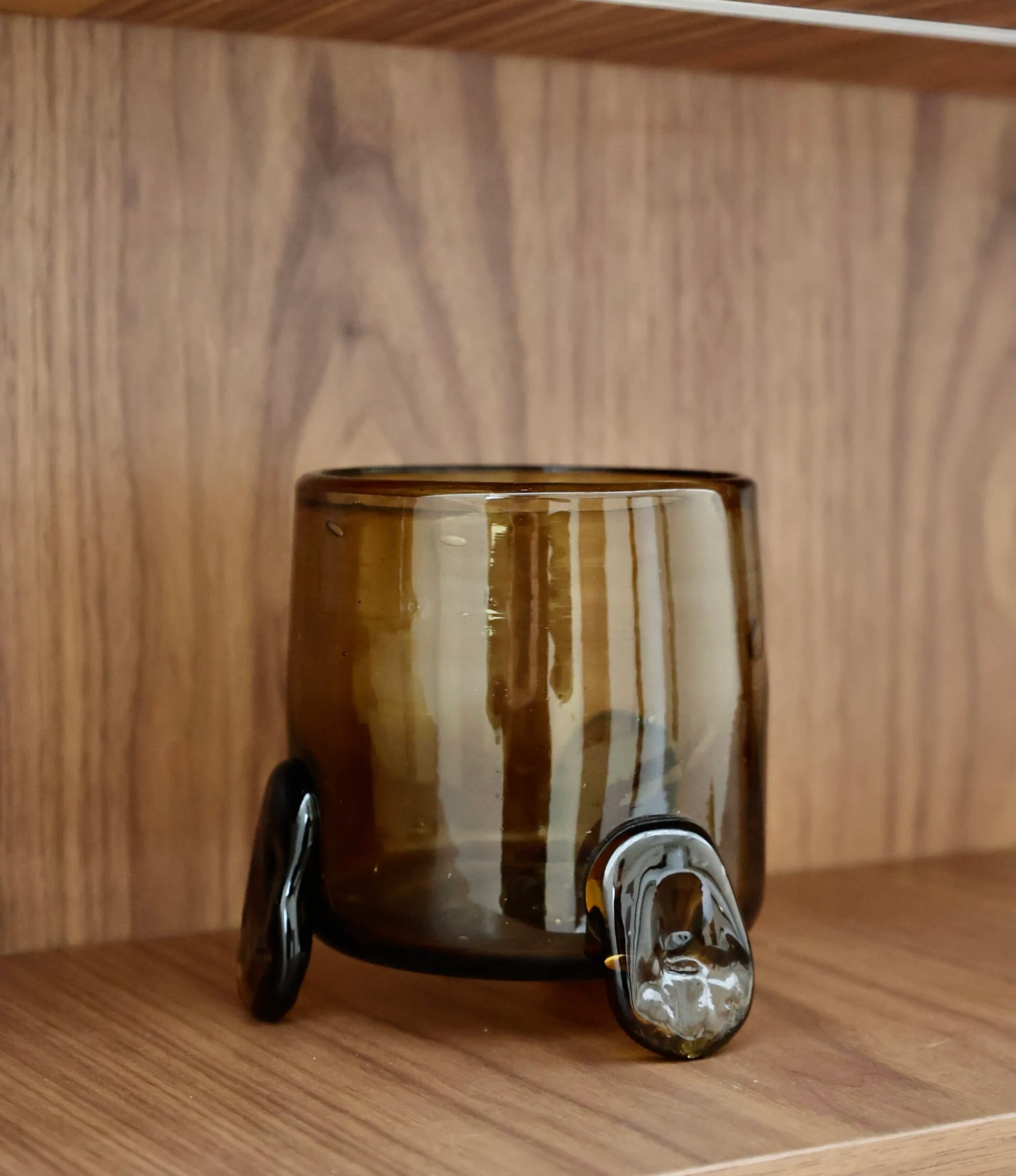 Hurricane Vase with 3 Feet Fumé