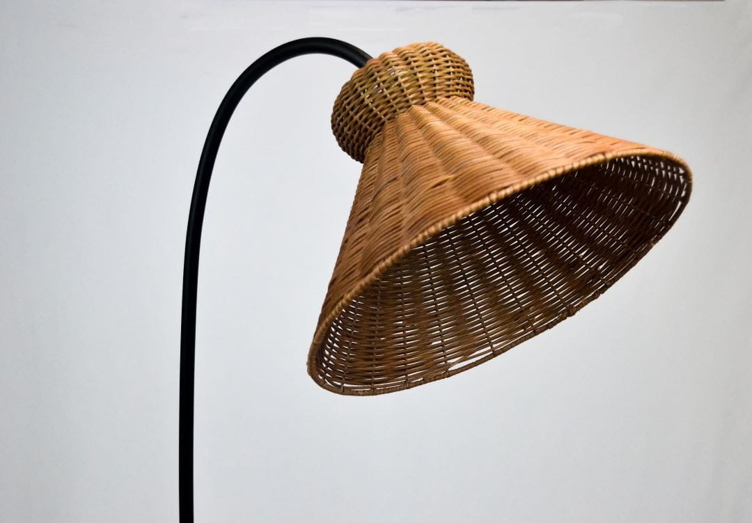 Flexure Floor Lamp