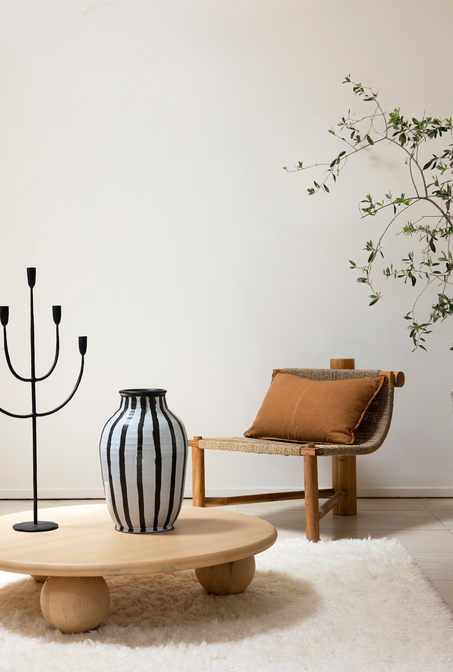 Elvy Candle Holder