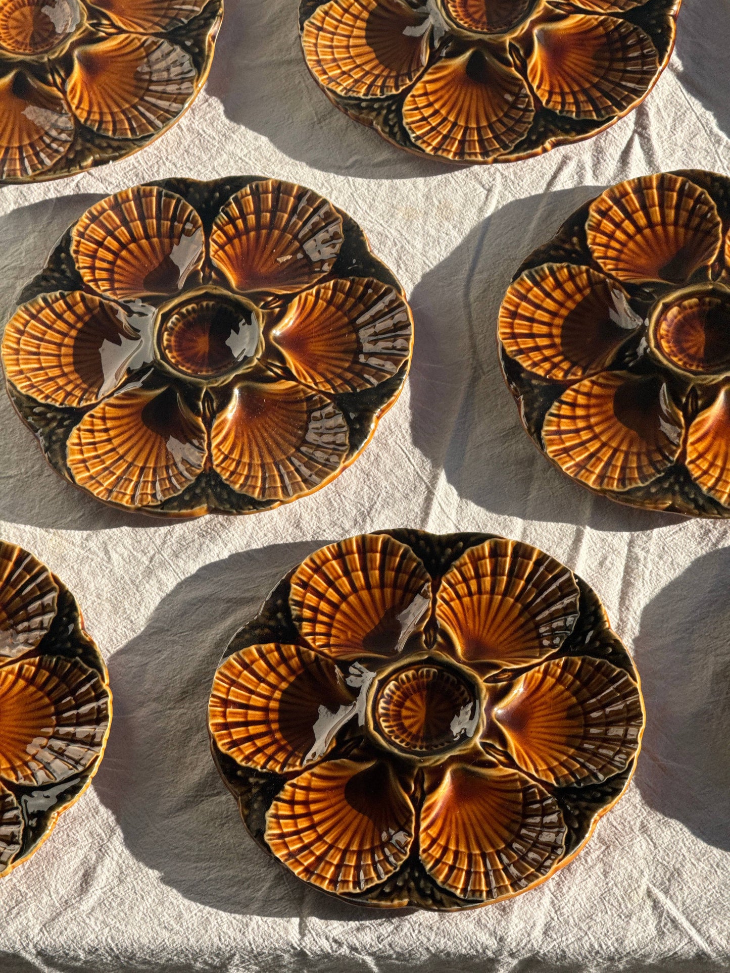 Ceramic oyster or shell plate