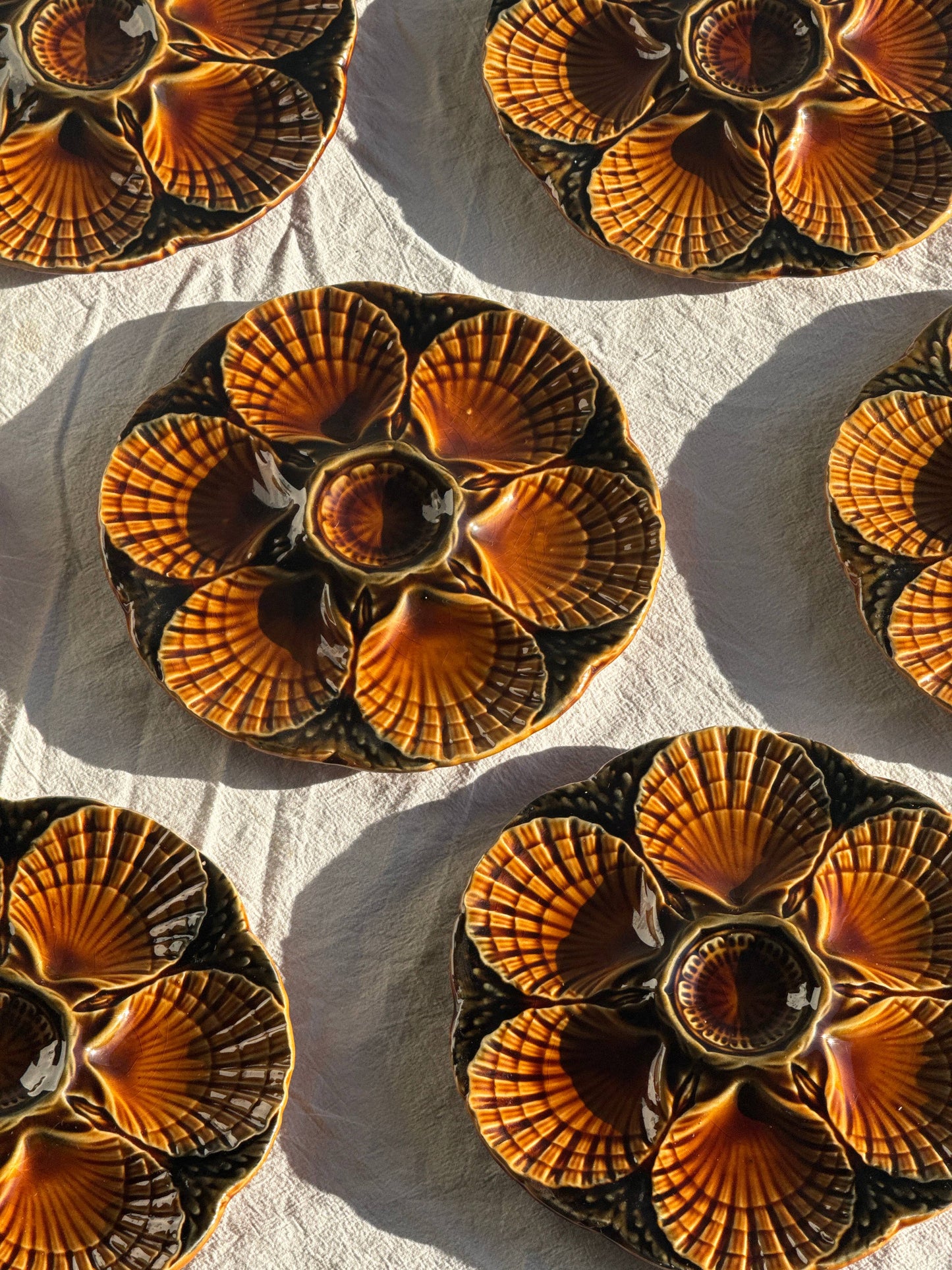 Ceramic oyster or shell plate