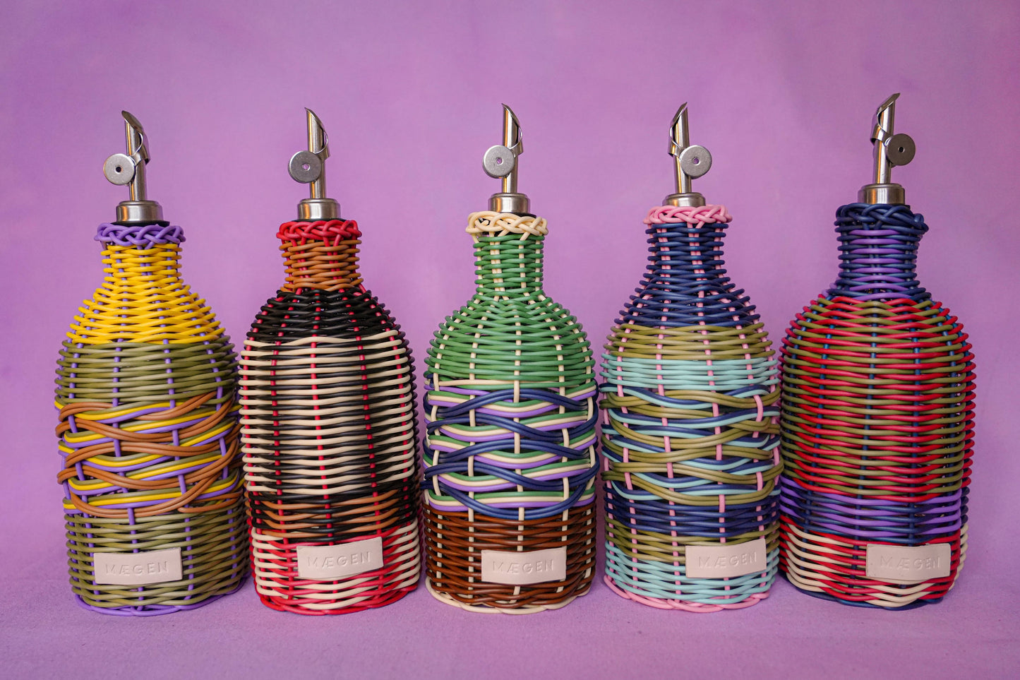 Maegen Oil Pourer - Pink/Navy