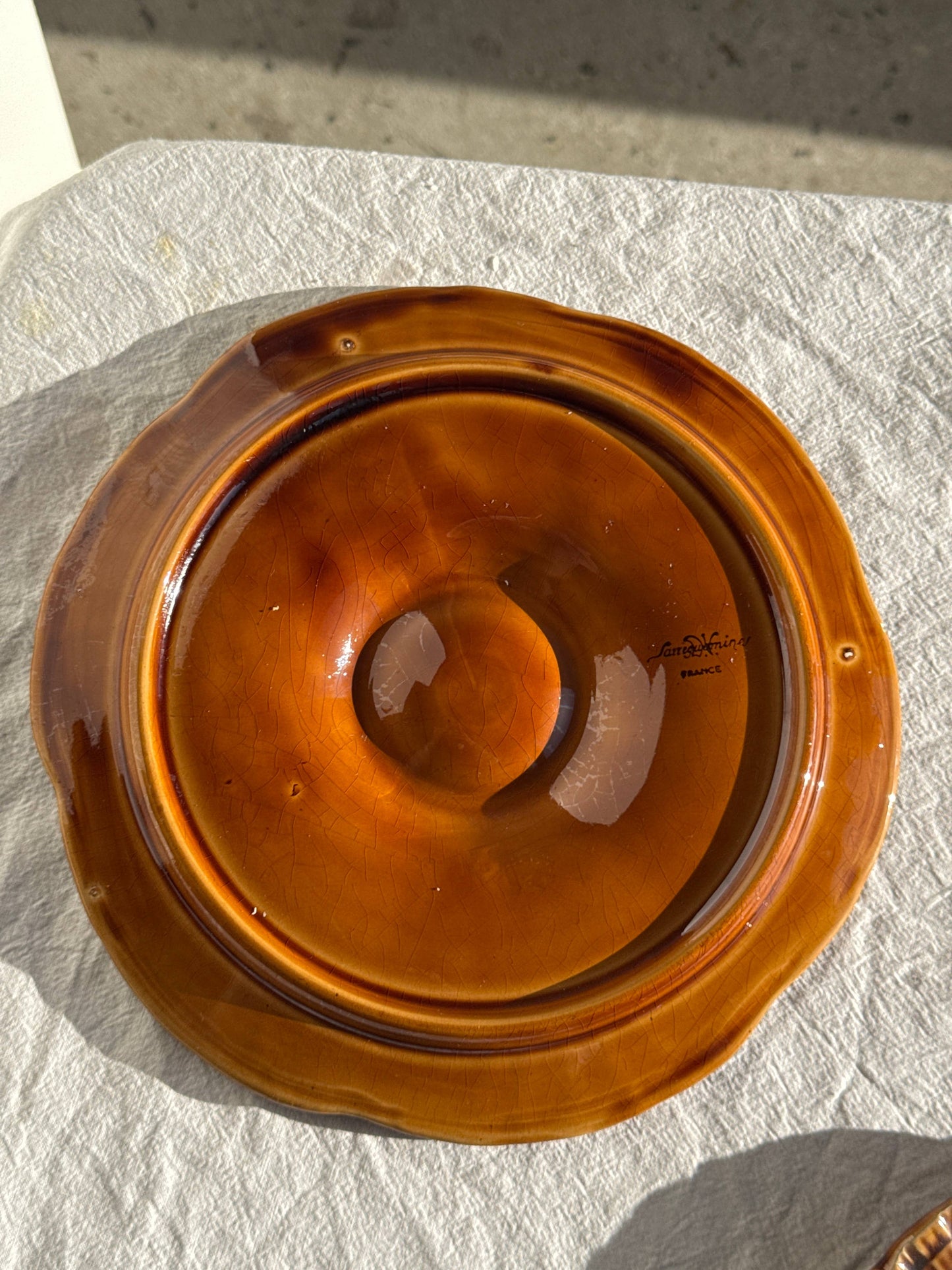 Ceramic oyster or shell plate
