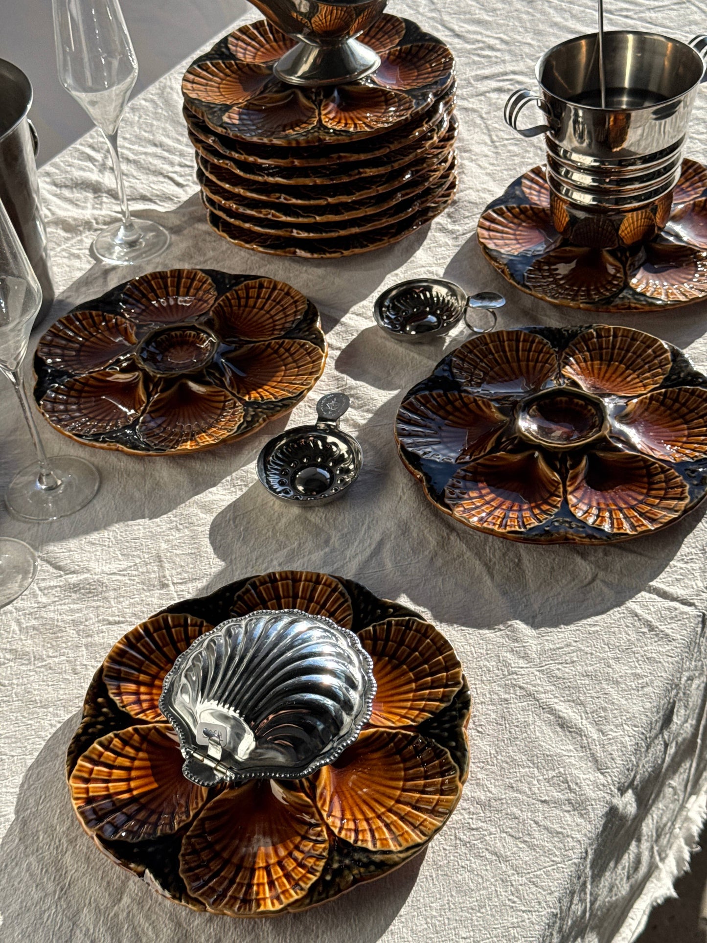 Ceramic oyster or shell plate
