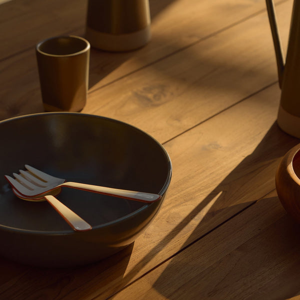 ALDER ENAMEL SALAD SERVERS - CHAI