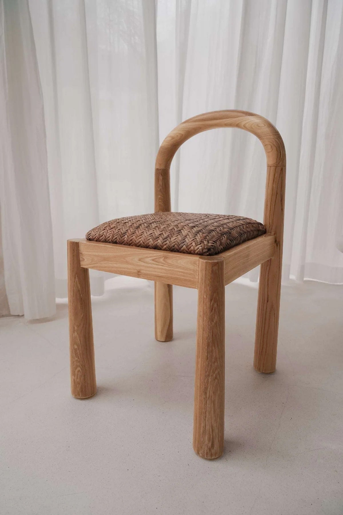 THE DESA DINING CHAIR