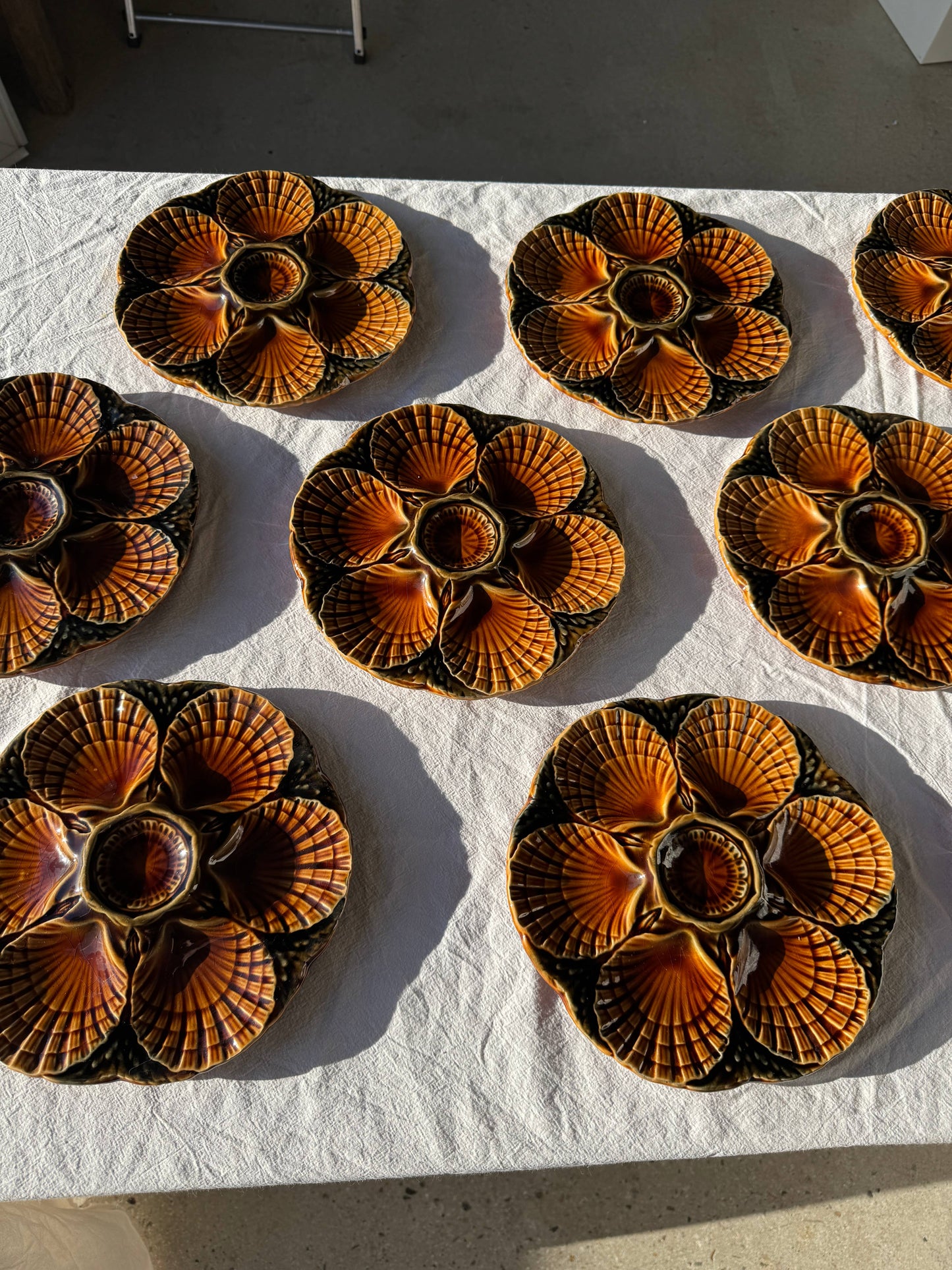 Ceramic oyster or shell plate