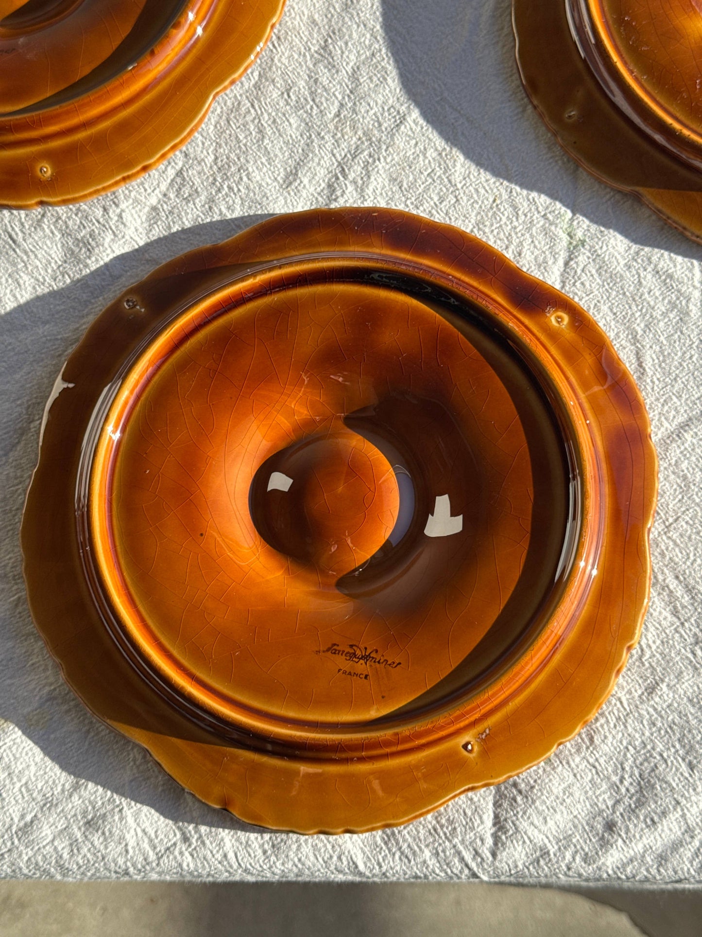 Ceramic oyster or shell plate